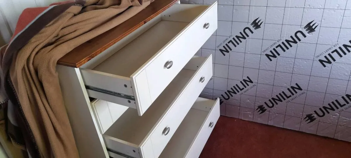 Chest of drawers - Image 2