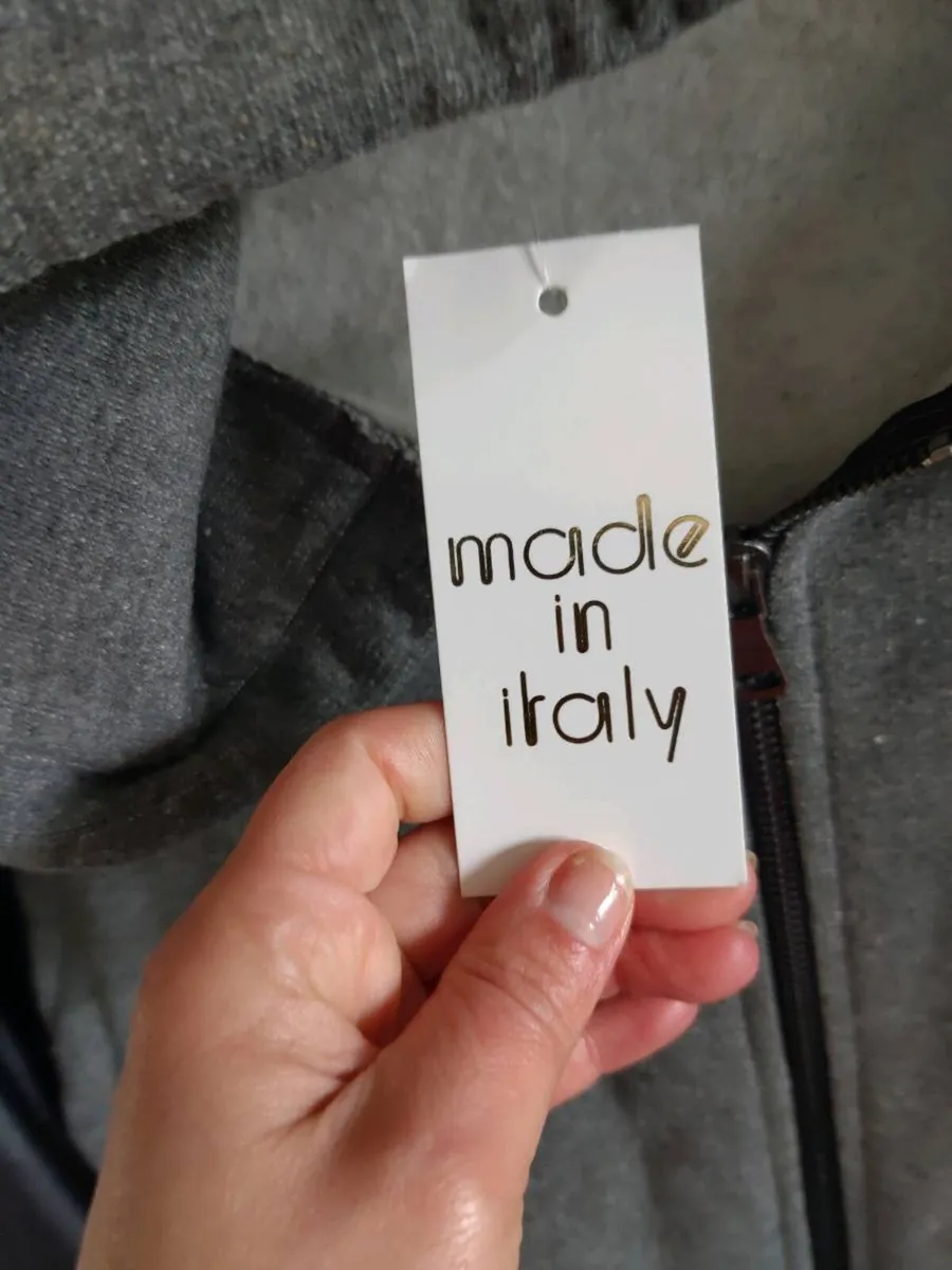 Man hoodie size s sm - Image 3