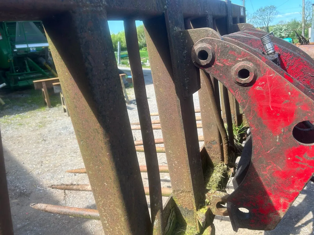 Silage fork hydraulic bale handle - Image 3