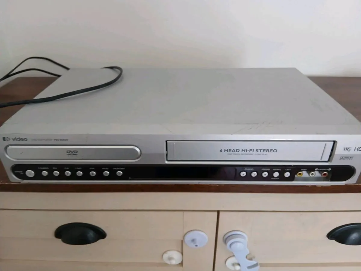 Pye dvd/vhs combo - Image 1
