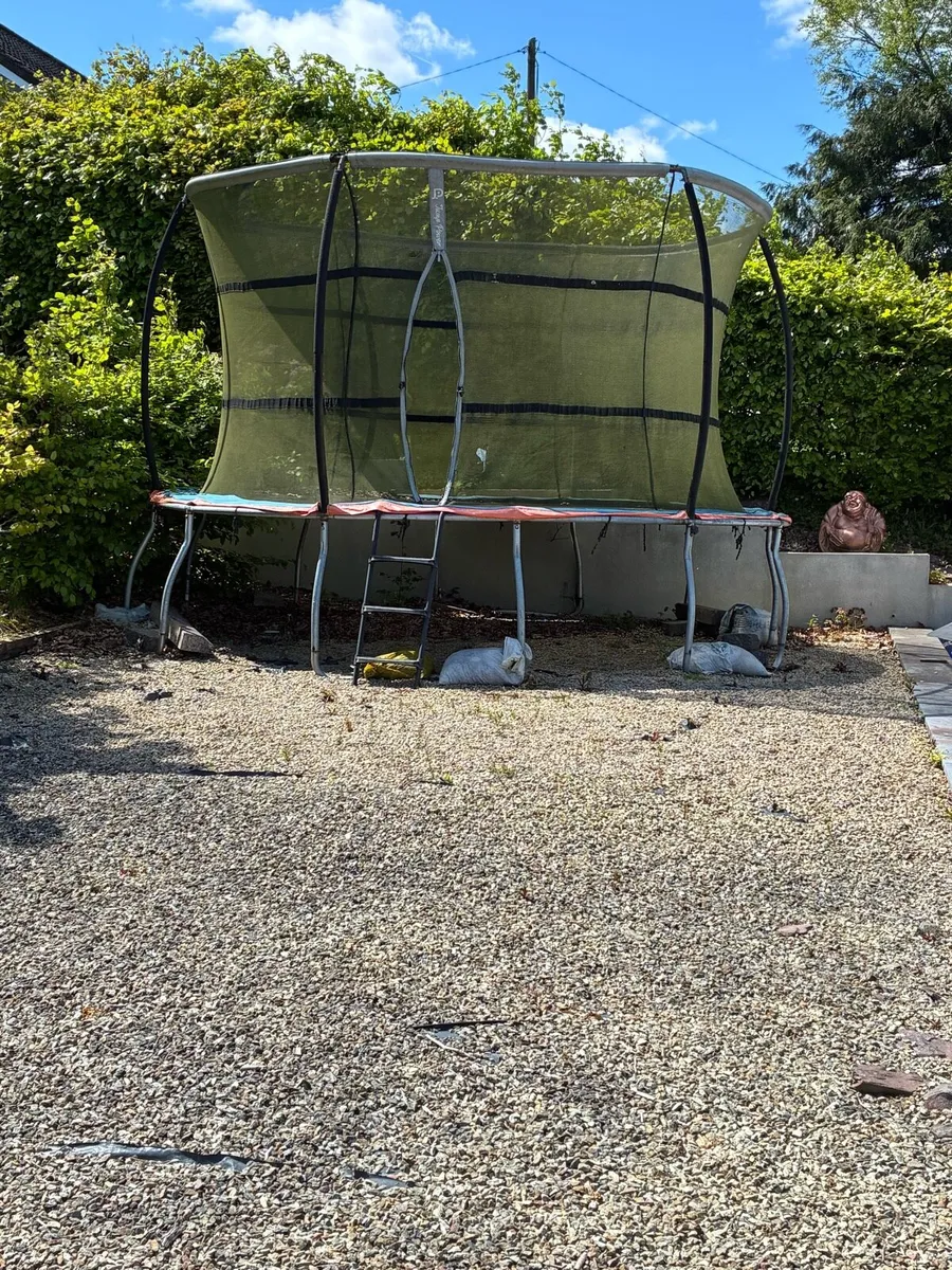 Trampoline
