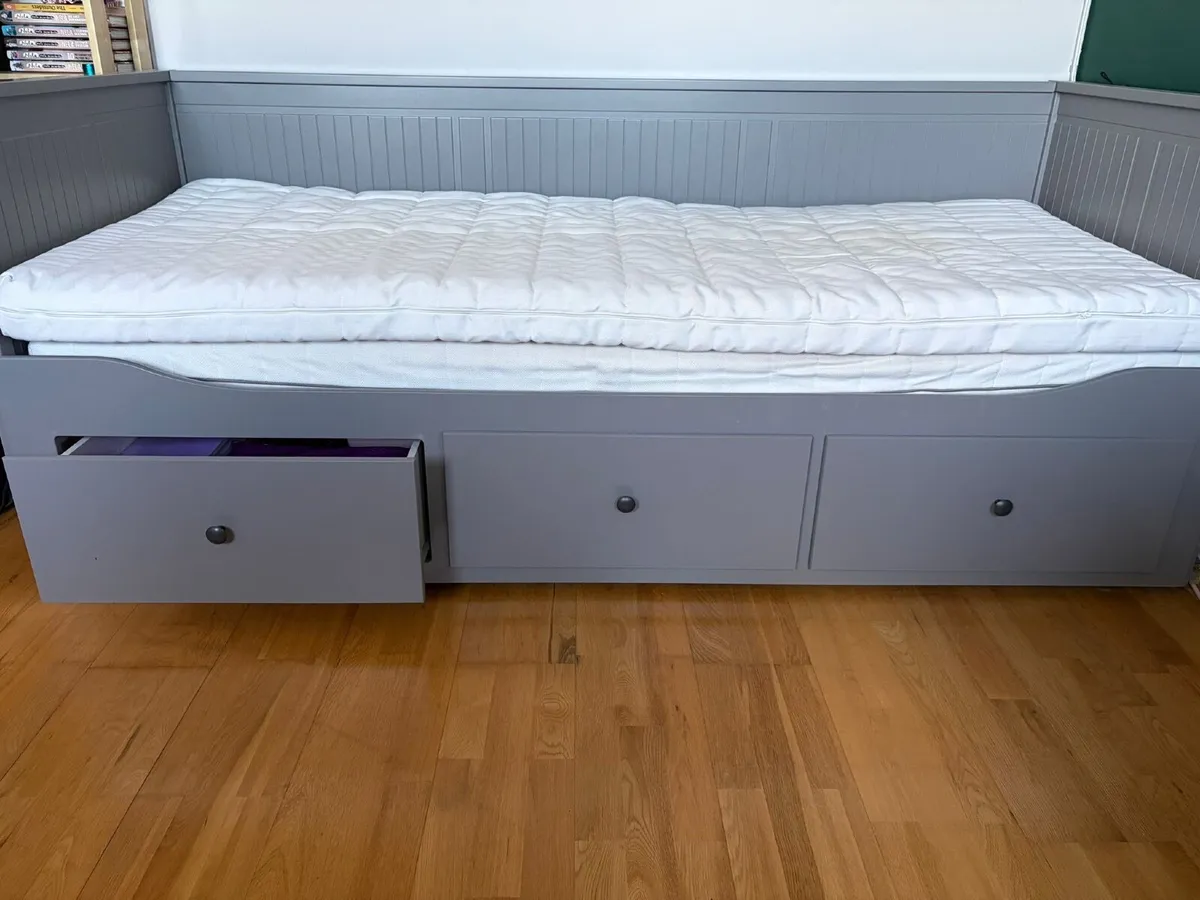 Bed - Image 2