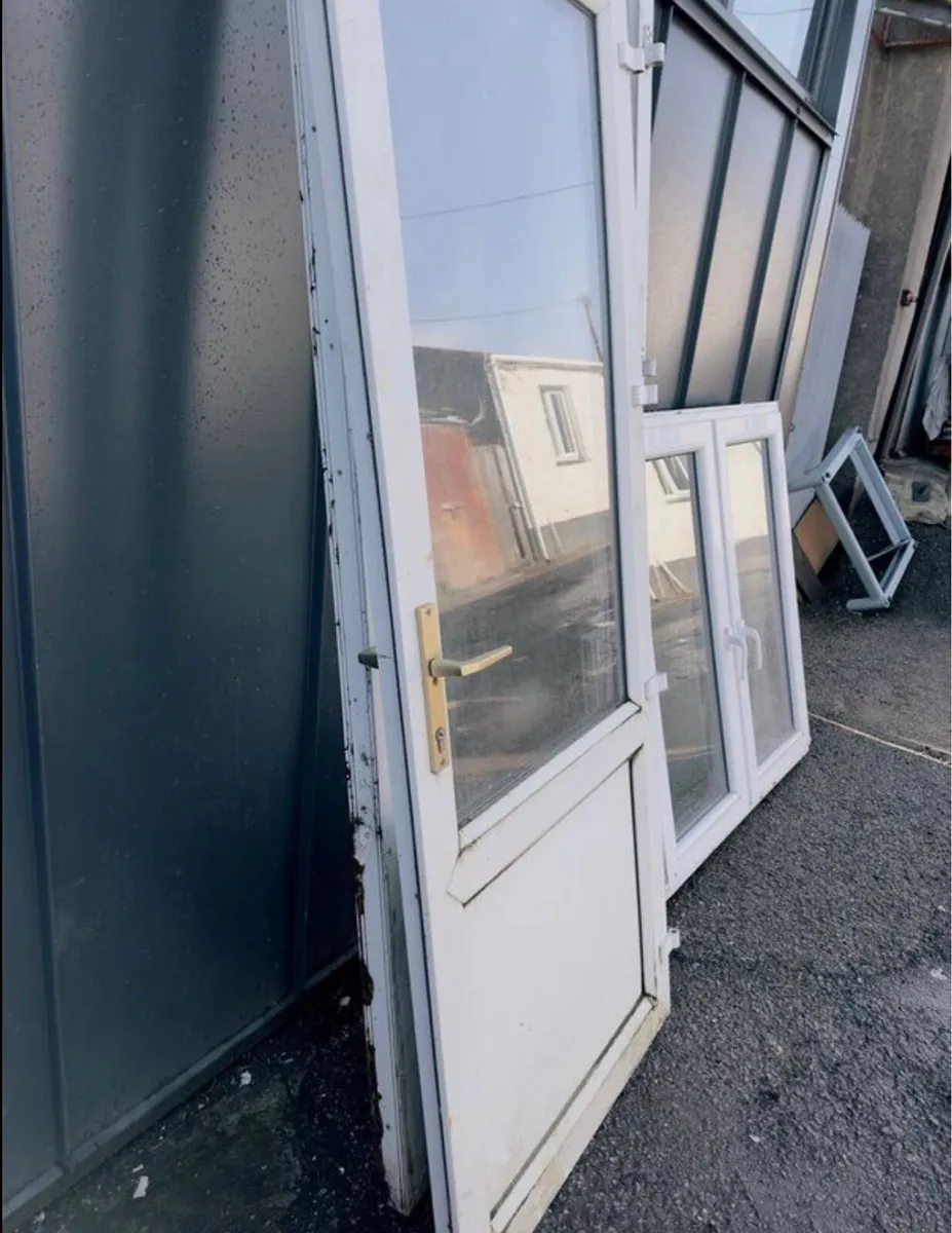 Door window - Image 2
