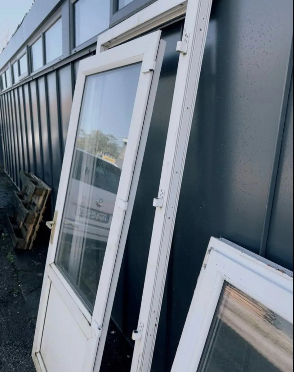 Door window - Image 3