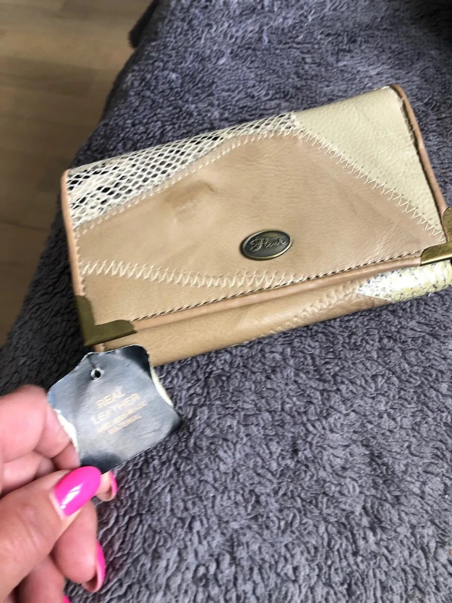 Ladies leather purse €10 - Image 1