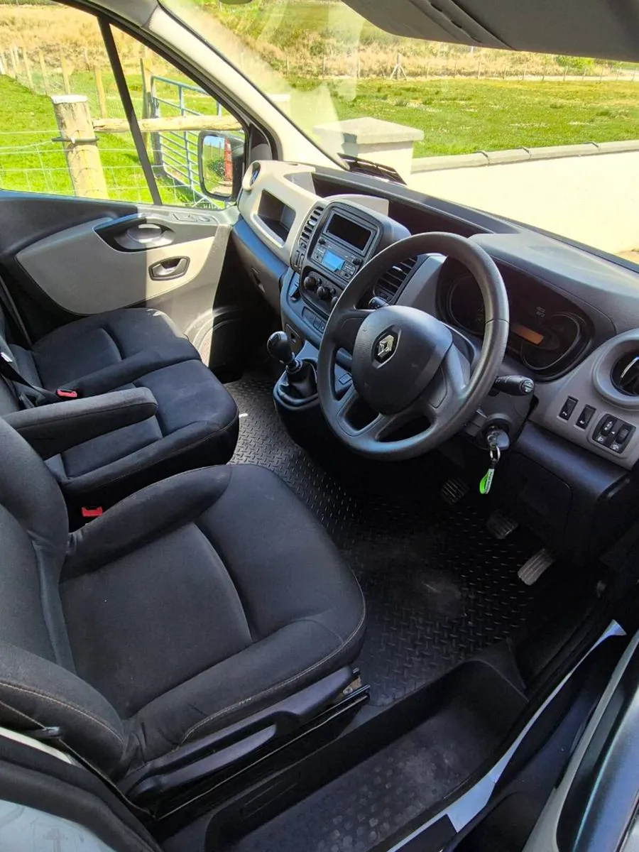 Renault Trafic - Image 2