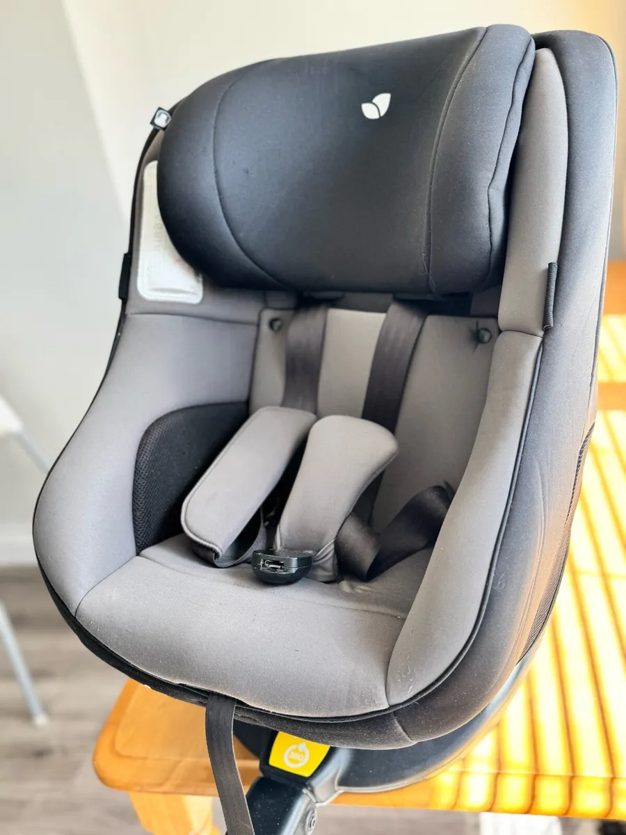 Joie Car Seat with ISOFIX Base - Image 1