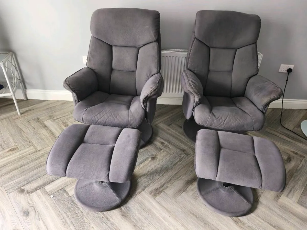 Two chairs with foot stools - Image 2