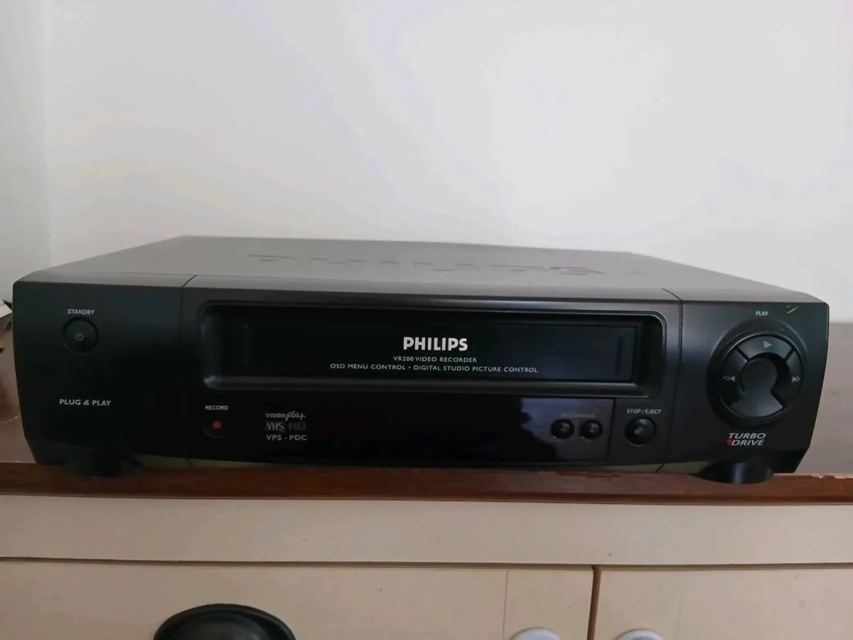 Phillips vhs player - Image 1