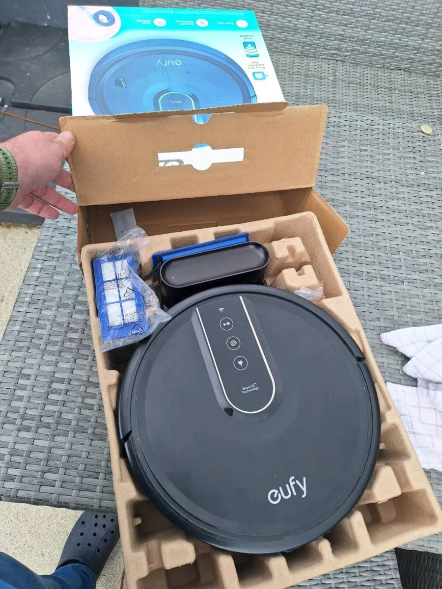 Eufy robot hoover - Image 1