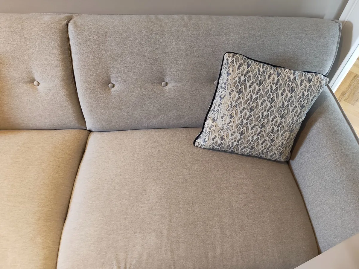Light grey couch - Image 3