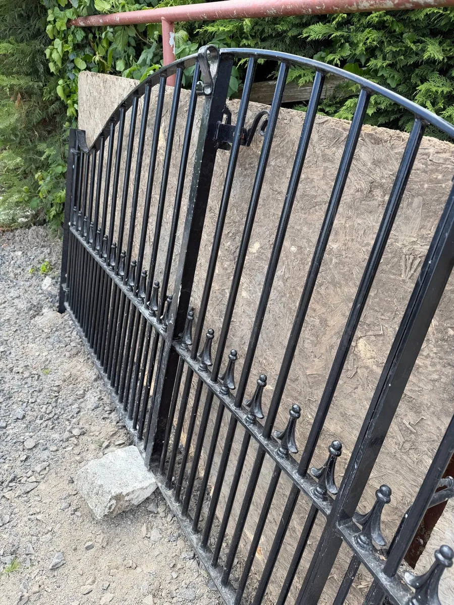 Gates - Image 3