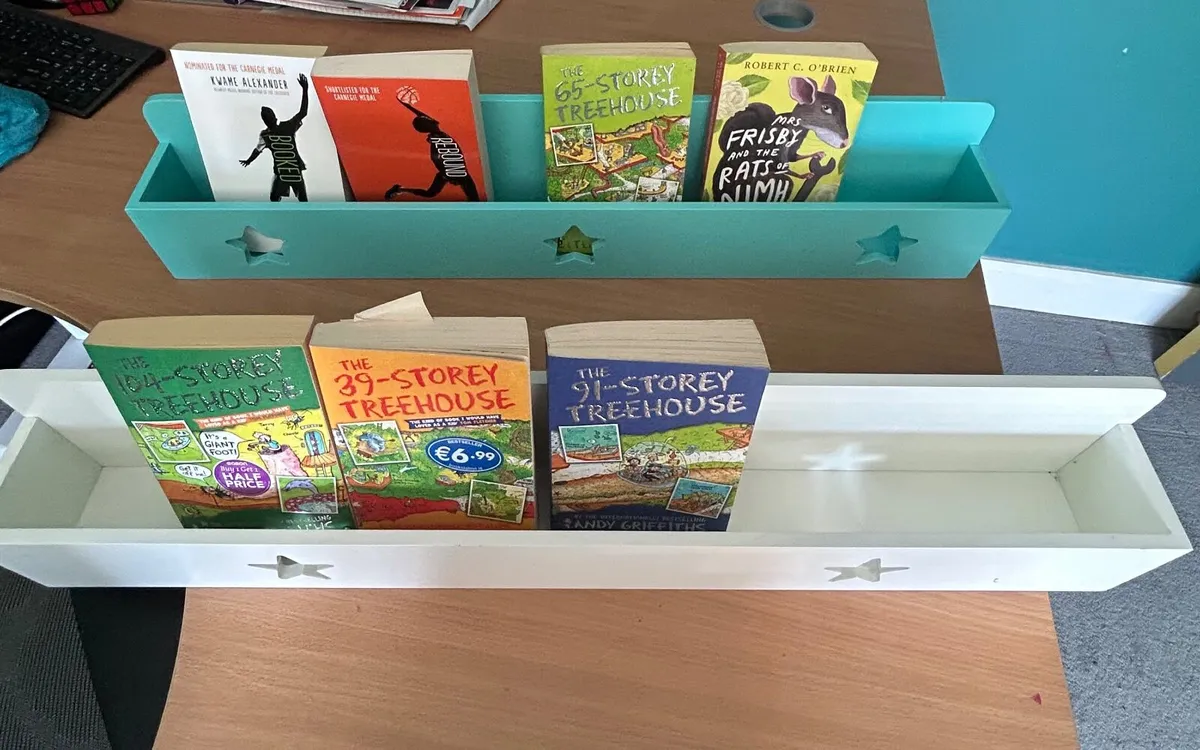 2 Kids book shelves - Image 1