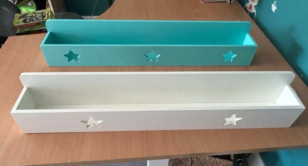 2 Kids book shelves - Image 2