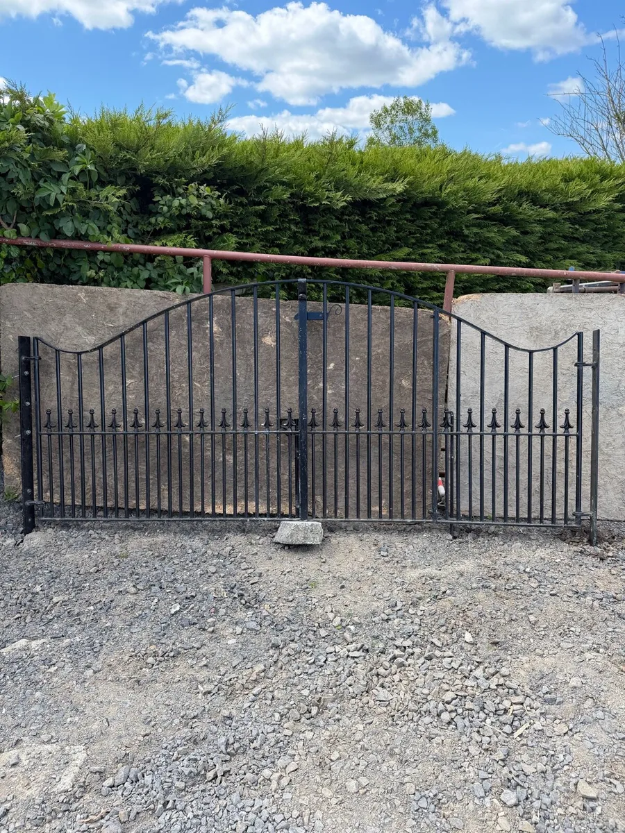 Gate - Image 1