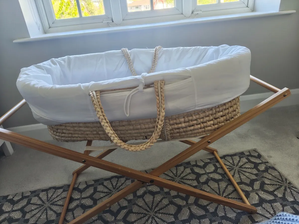 Moses Basket/ Bassinet - Image 1