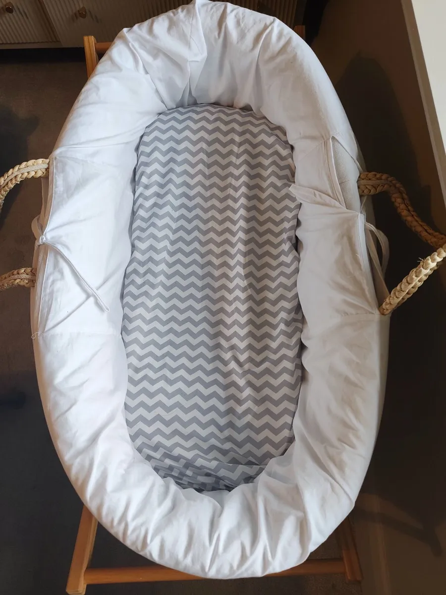 Moses Basket/ Bassinet - Image 2