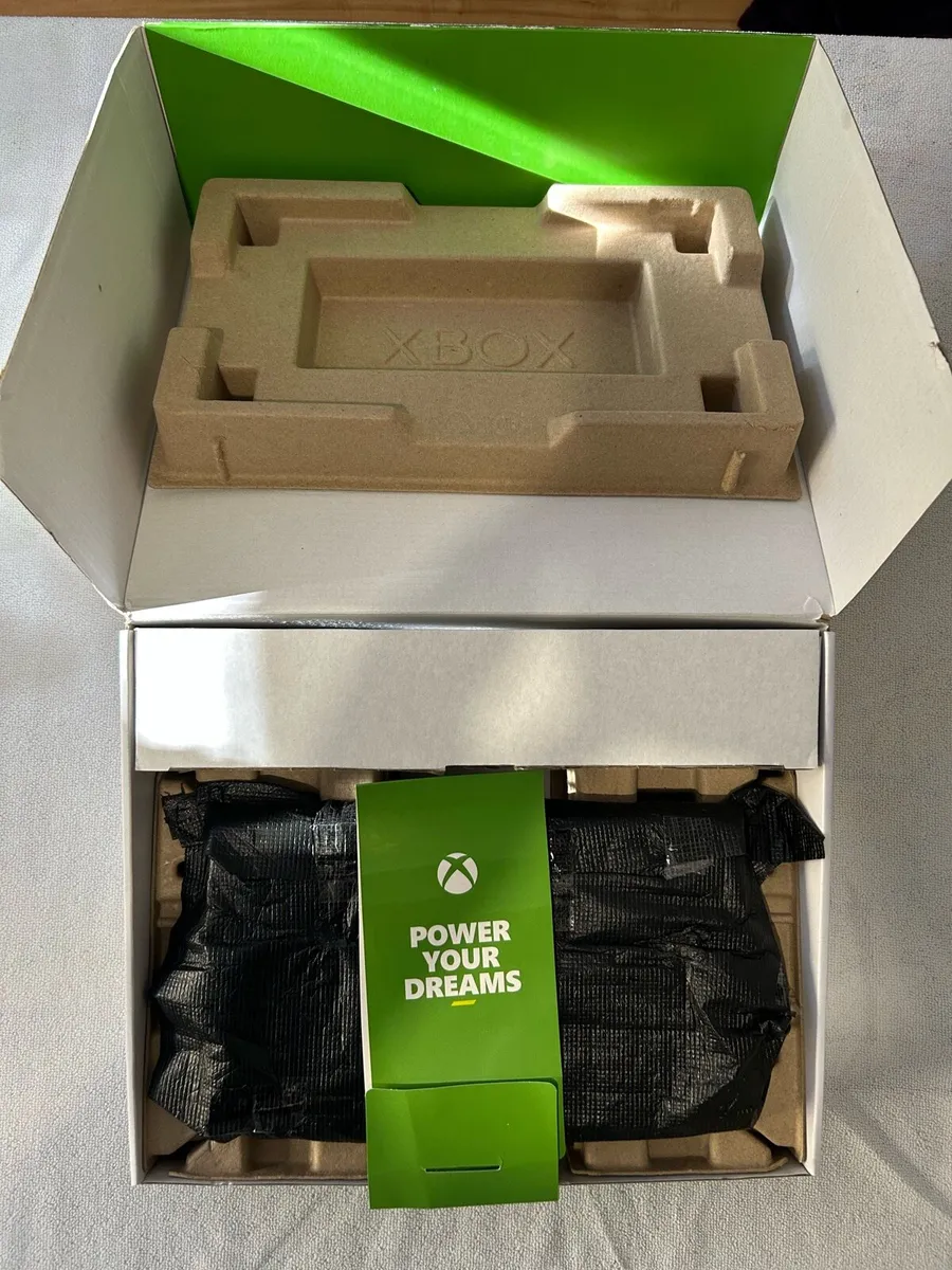Xbox Series S 1TB Carbon Black - BOXED - Image 2