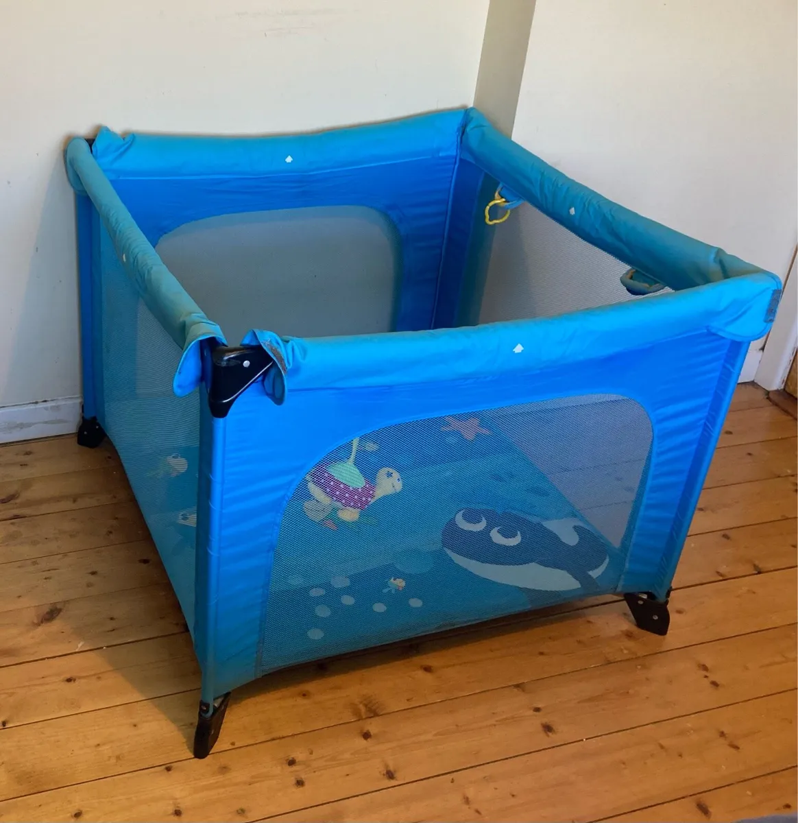 Chicco Travel Cot with Mattress & Carry Bag - Image 1