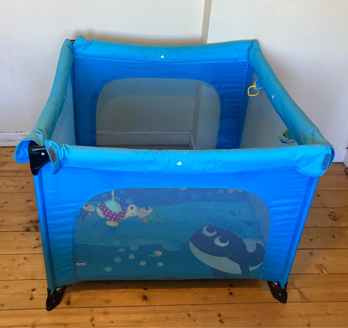 Chicco Travel Cot with Mattress & Carry Bag - Image 2