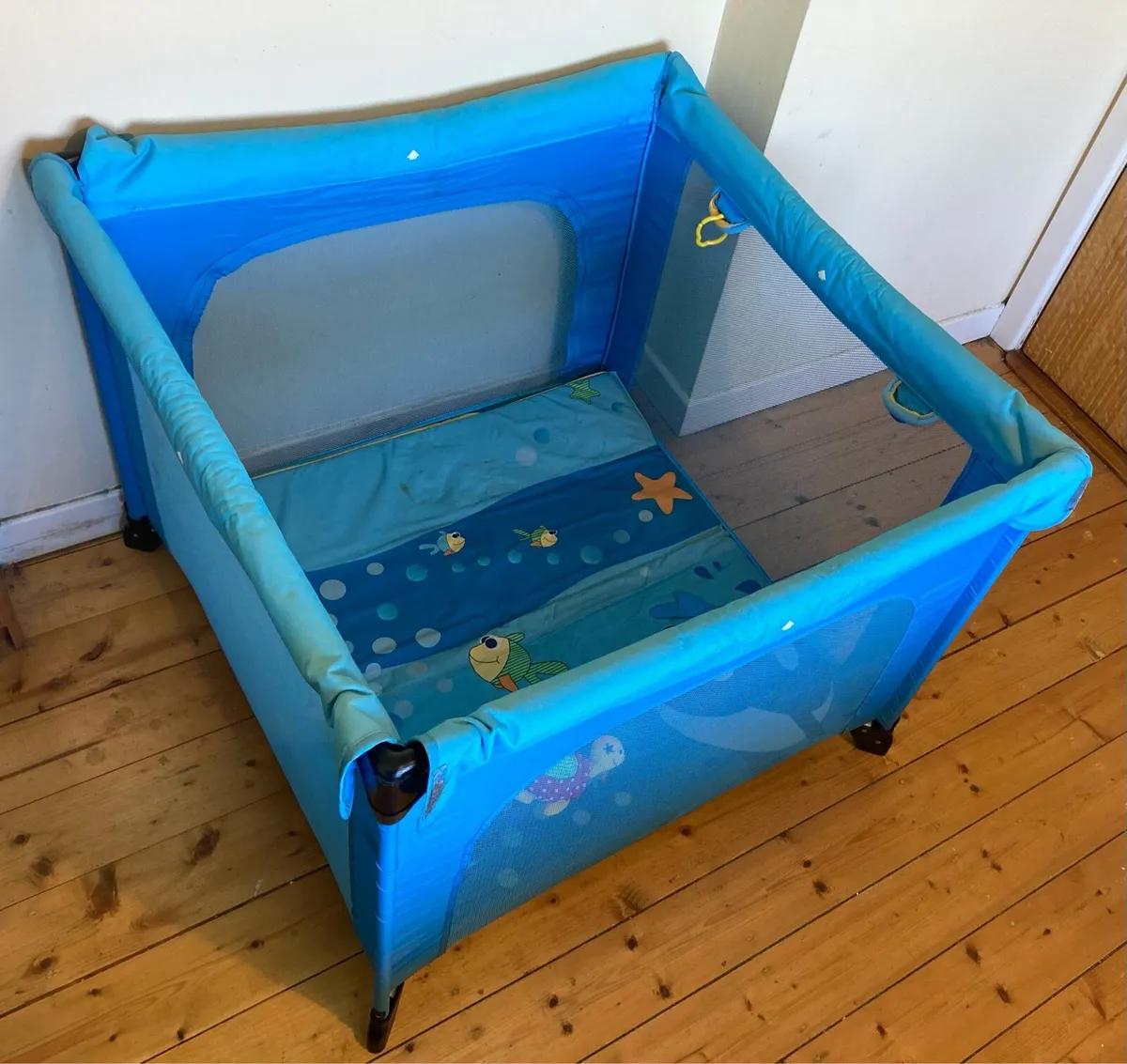 Chicco Travel Cot with Mattress & Carry Bag - Image 3