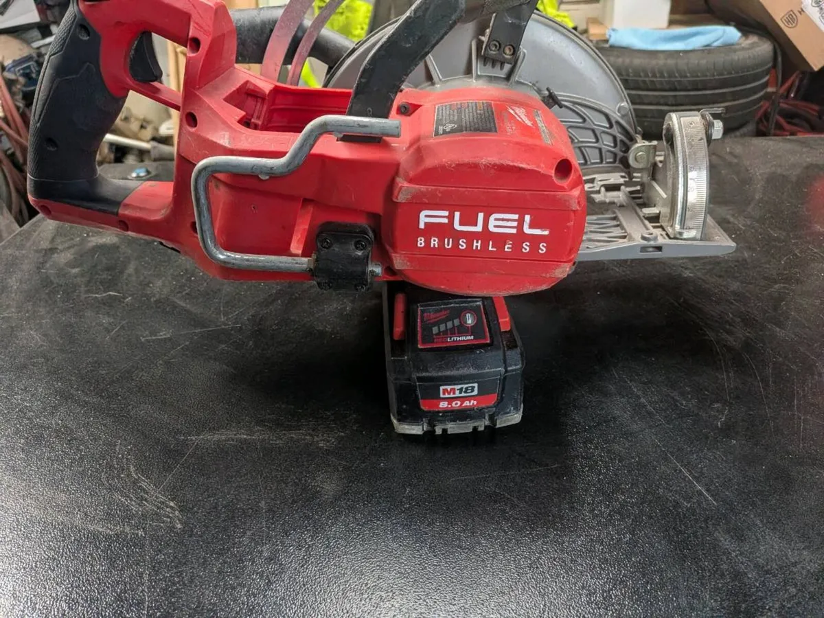 Milwaukee 71/4 " (184mm) rear handle Circular saw - Image 3