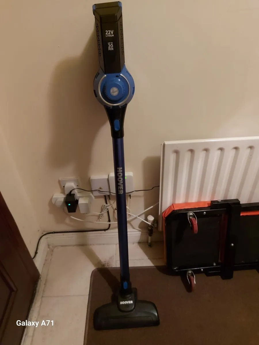 HOOVER Freedom Vacuum Cleaner Excellent condition - Image 1