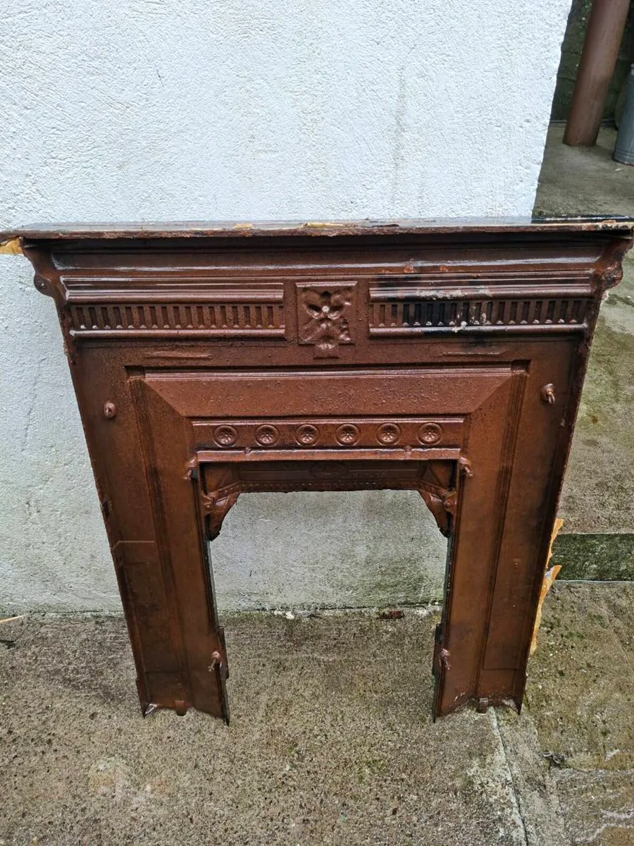 Fireplace surround and grate - Image 2
