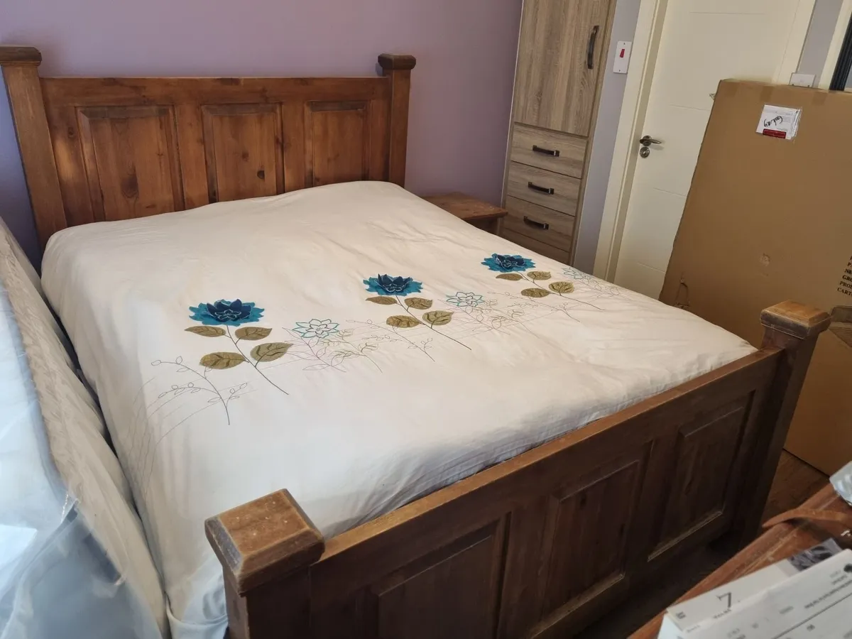 Oak 5ft bed - Image 2