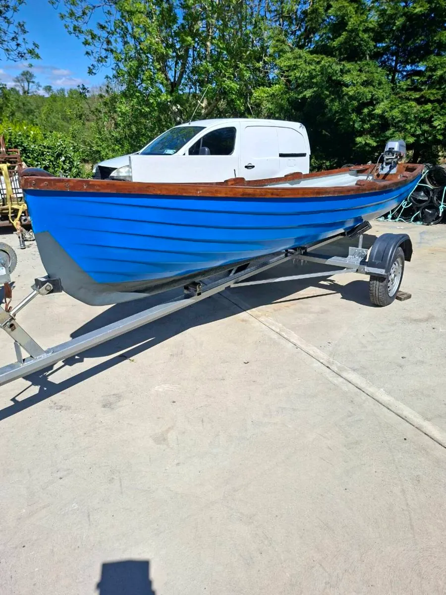 17 1/2  ft lake boat. - Image 1