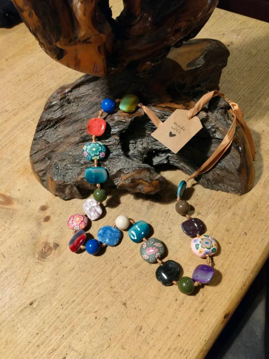 handmade, bohemian-style chunky bead necklace feat - Image 1