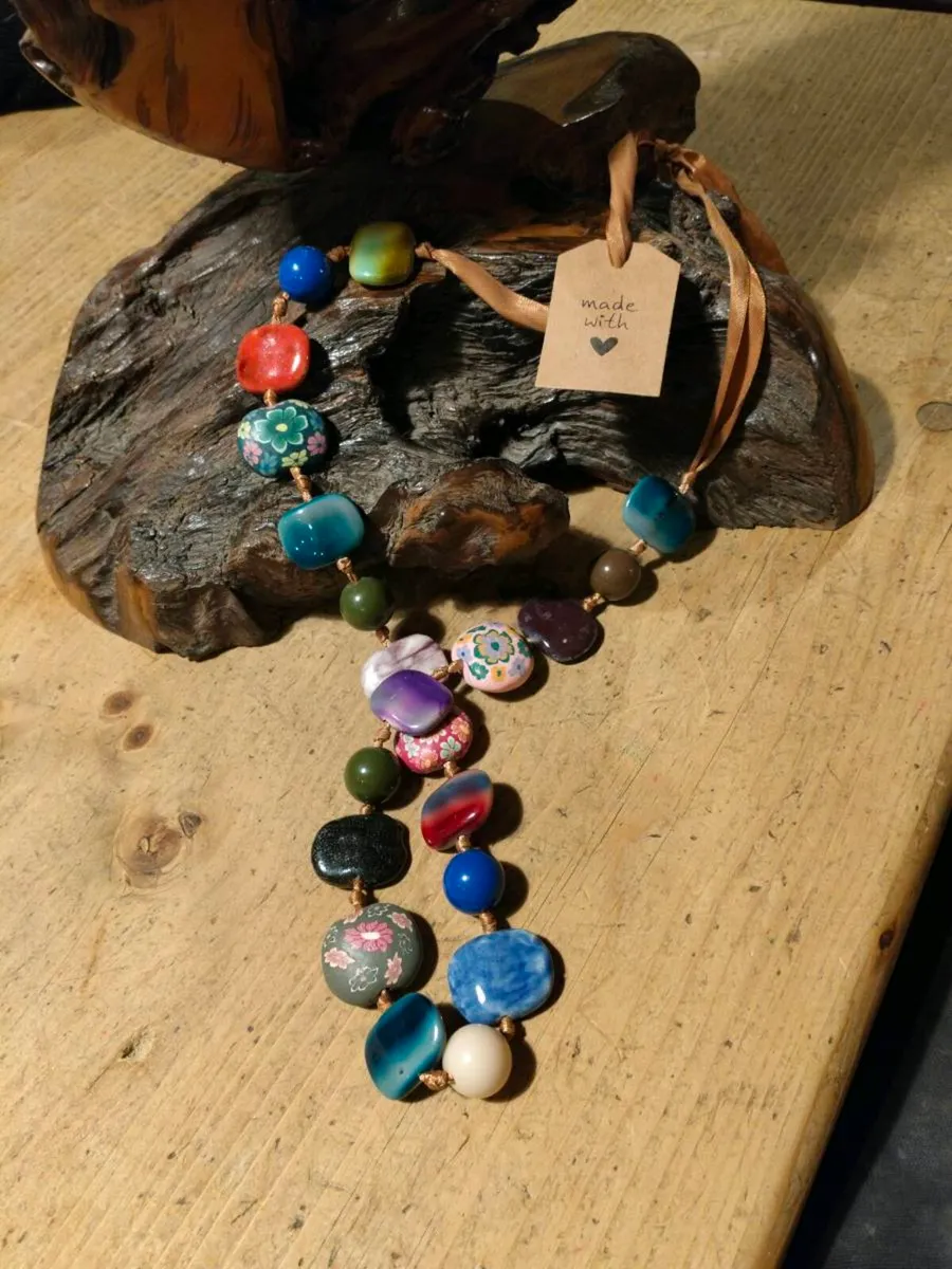 handmade, bohemian-style chunky bead necklace feat - Image 4