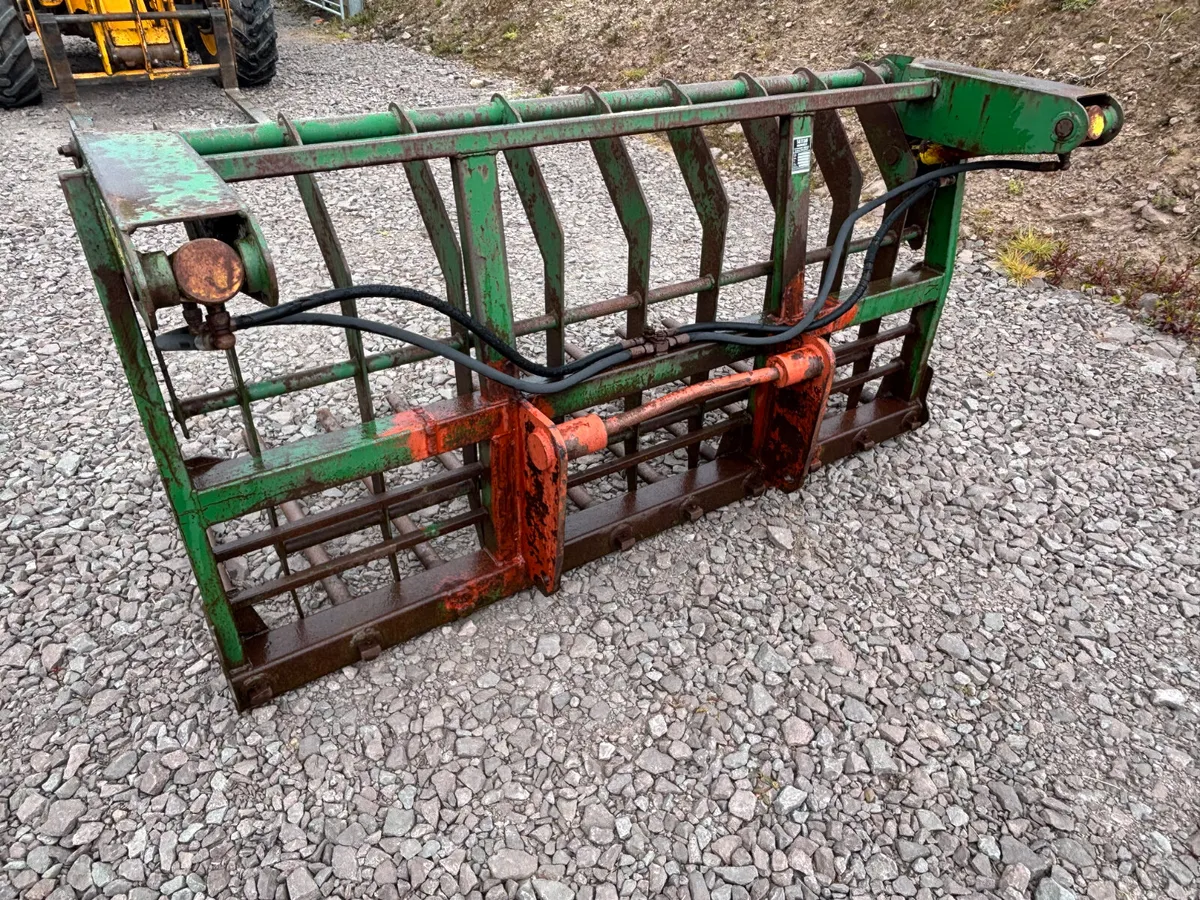 Suton 7ft push off buckrake (manitou brackets) - Image 4