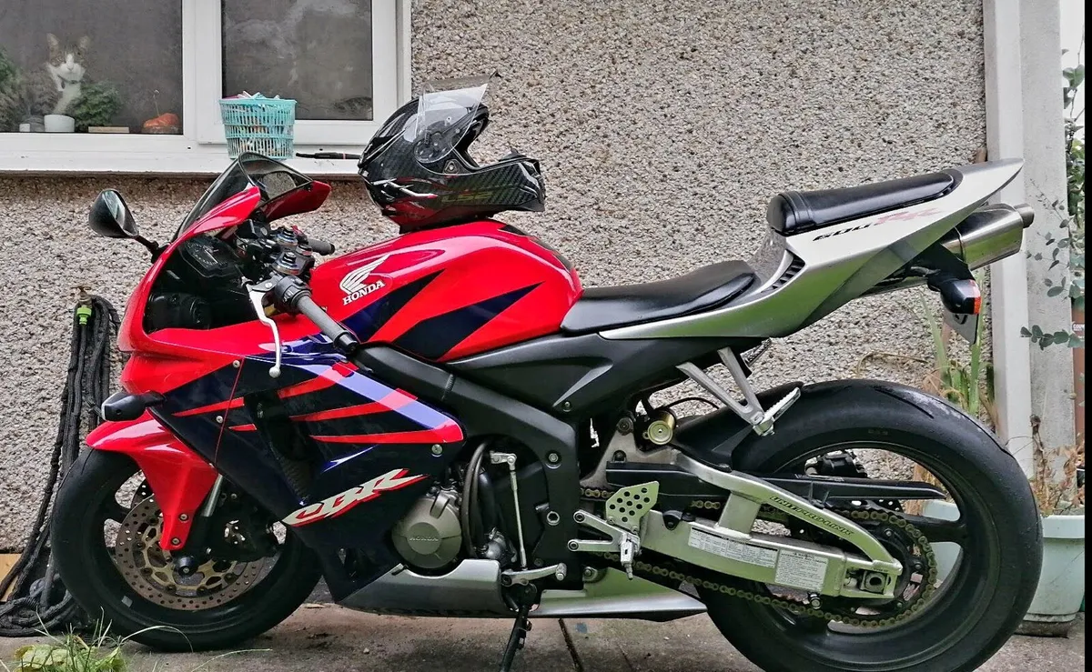 CBR 600RR - Image 2