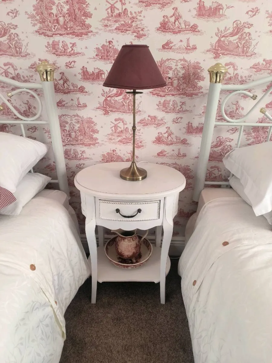Single beds and night stand - Image 3