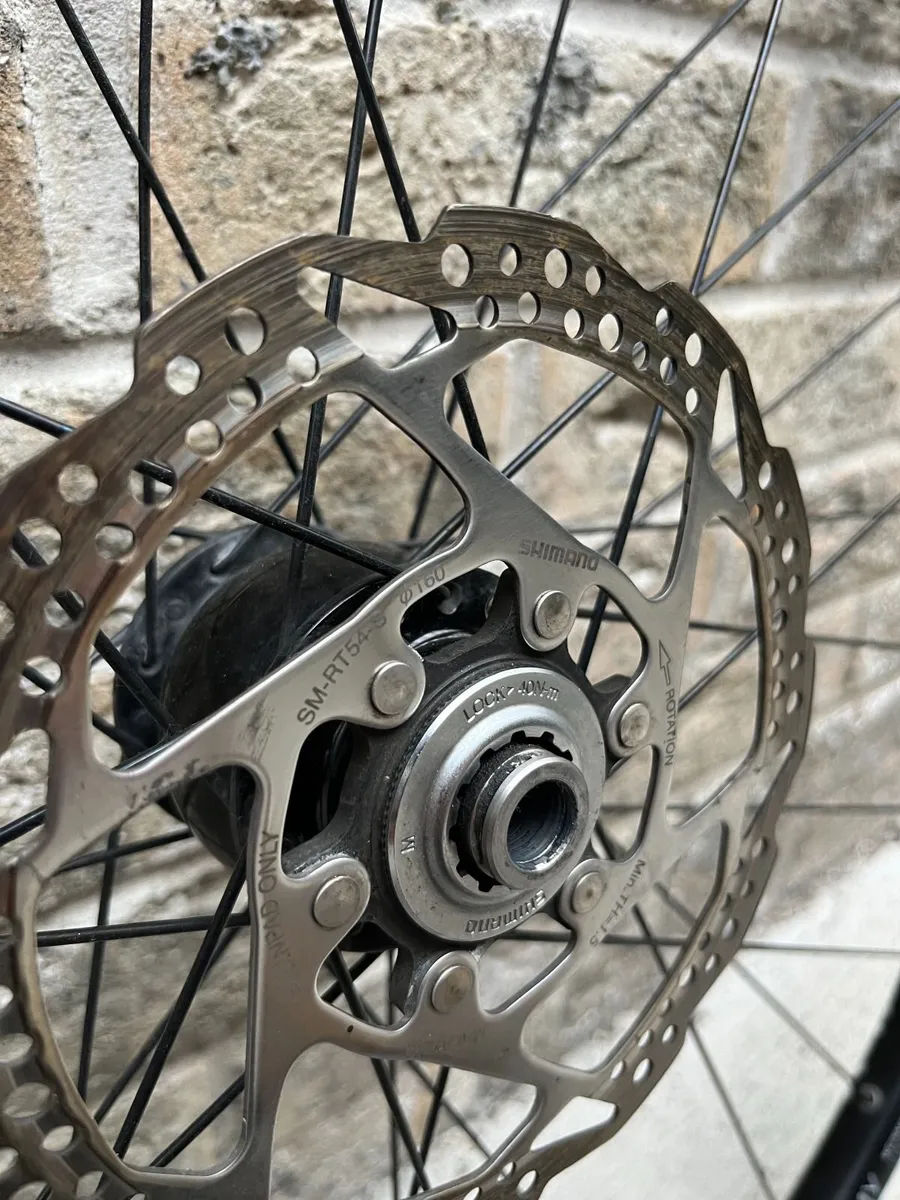 Premium SONdelux Dynamo Front Wheel - Image 3