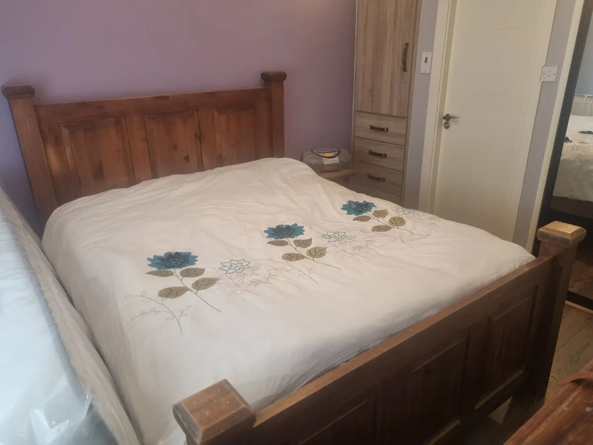 Oak 5ft bed - Image 1