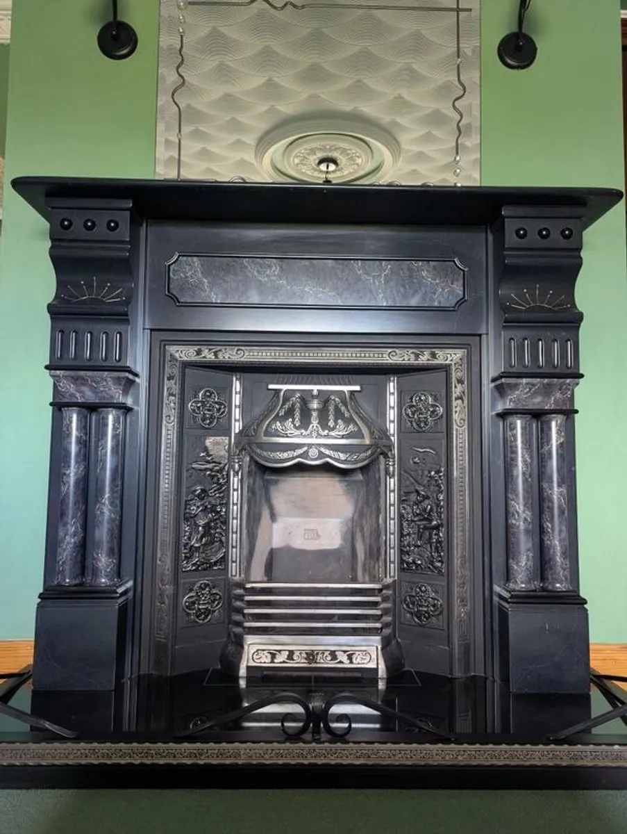 Fireplace - Excellent Condition - Image 2