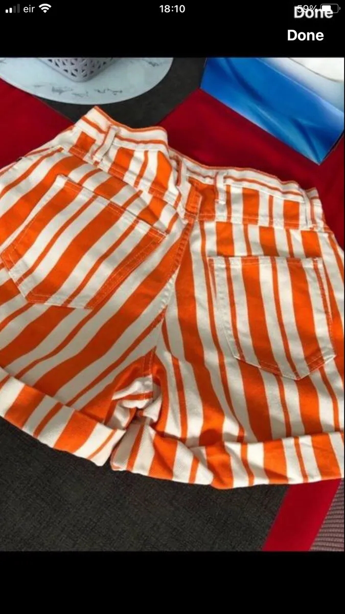 Ladies stunning shorts size 8 €10 - Image 2