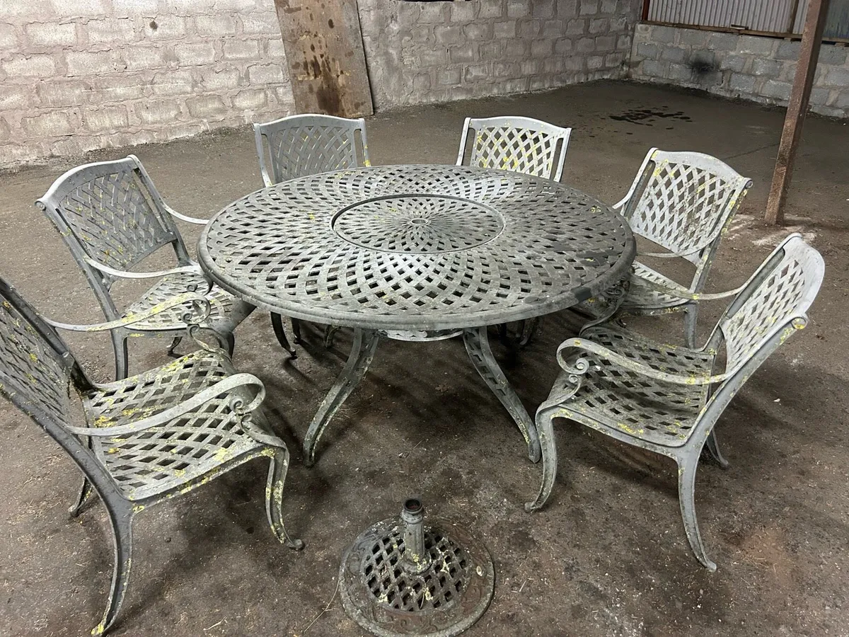 Garden Table & Chairs Set - Image 1