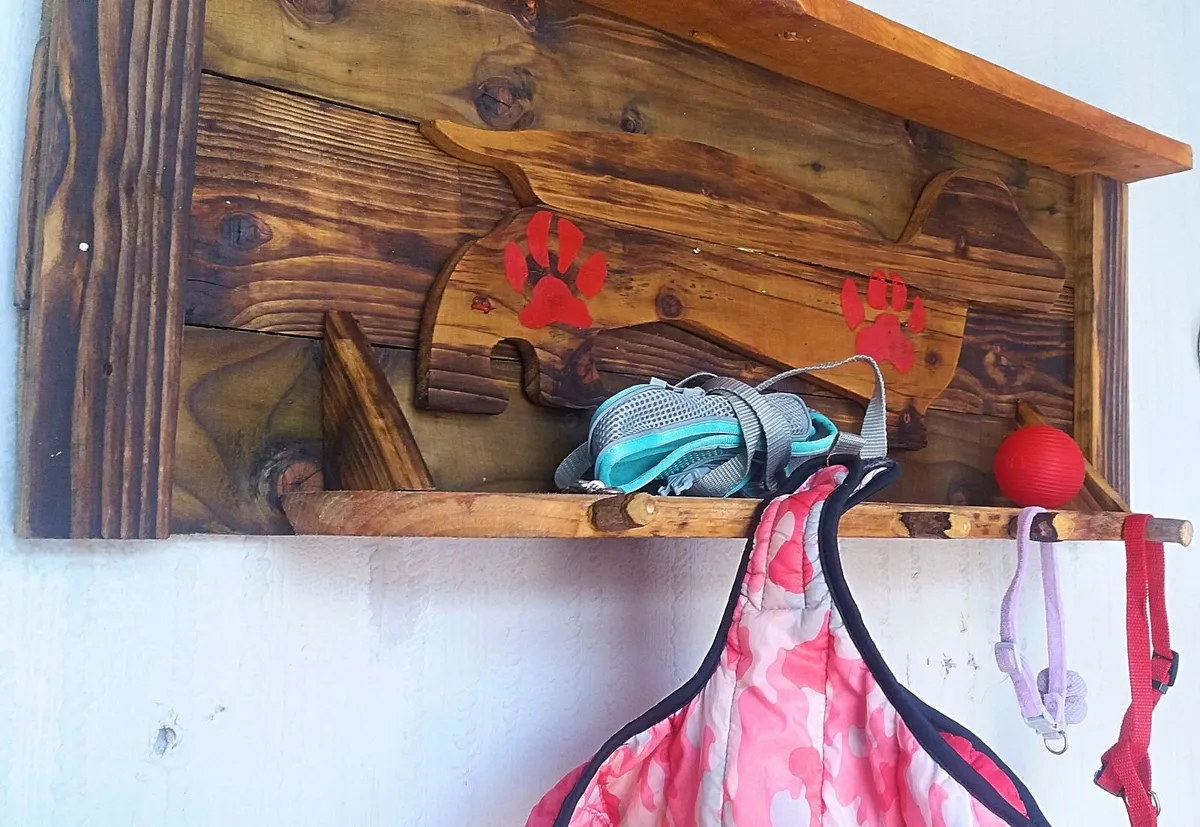 Rustic Wall Dog Organiser /station/storage displa - Image 4