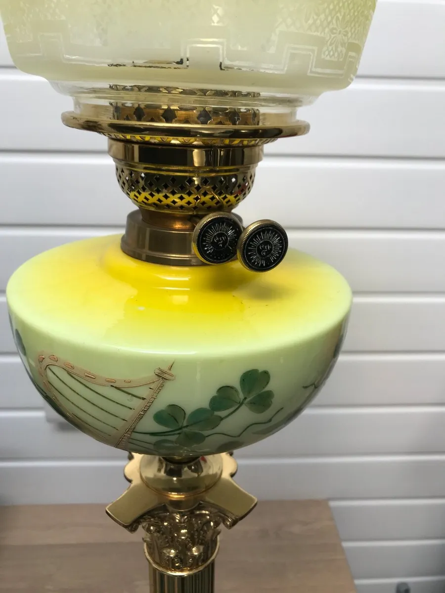 Antique oil lamp - Image 3