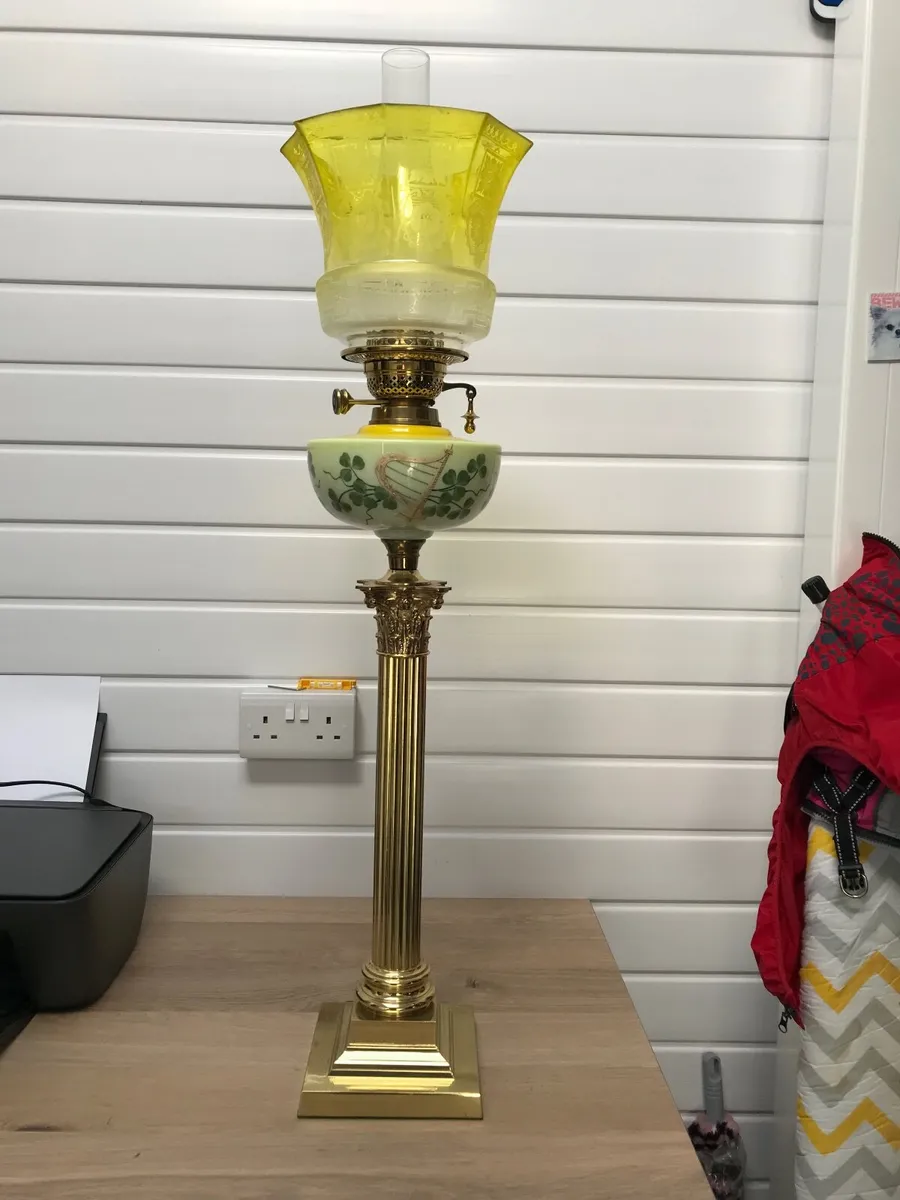 Antique oil lamp - Image 4
