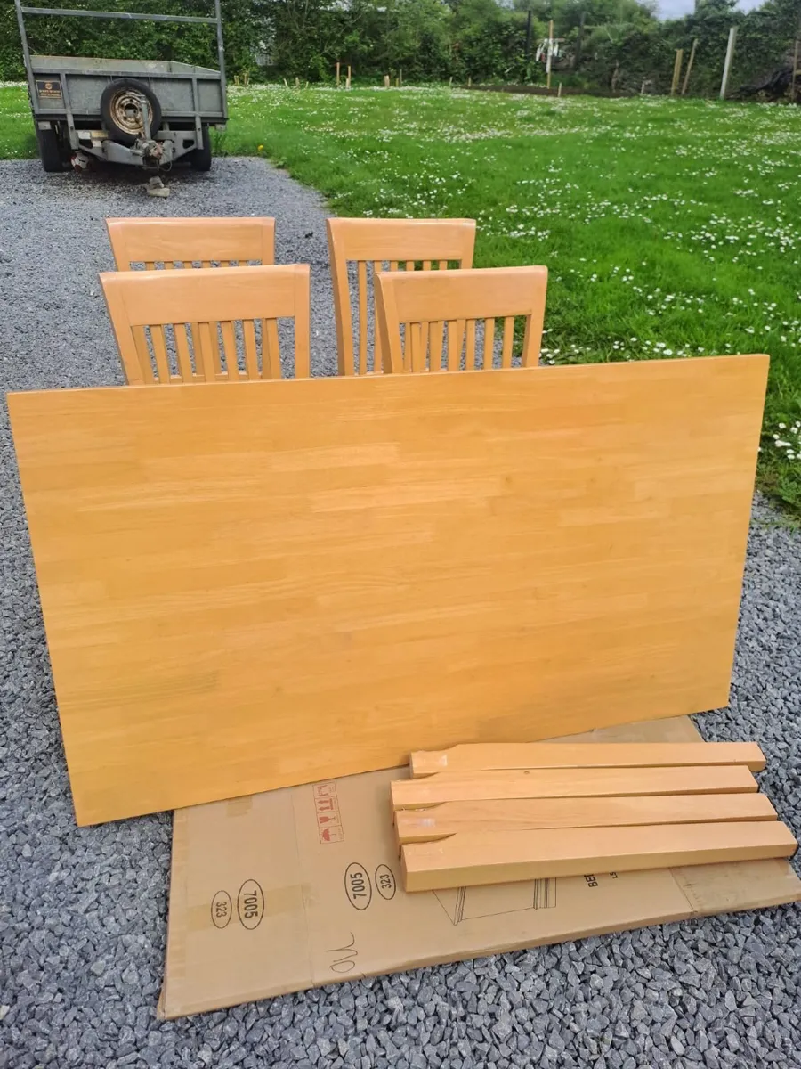 Dining table and chairs - Image 3