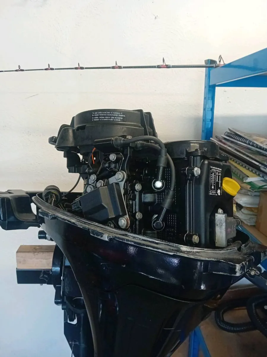 Mariner 8hp outboard motor. - Image 3