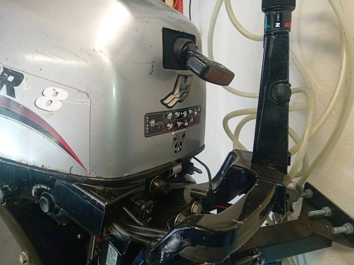 Mariner 8hp outboard motor. - Image 4