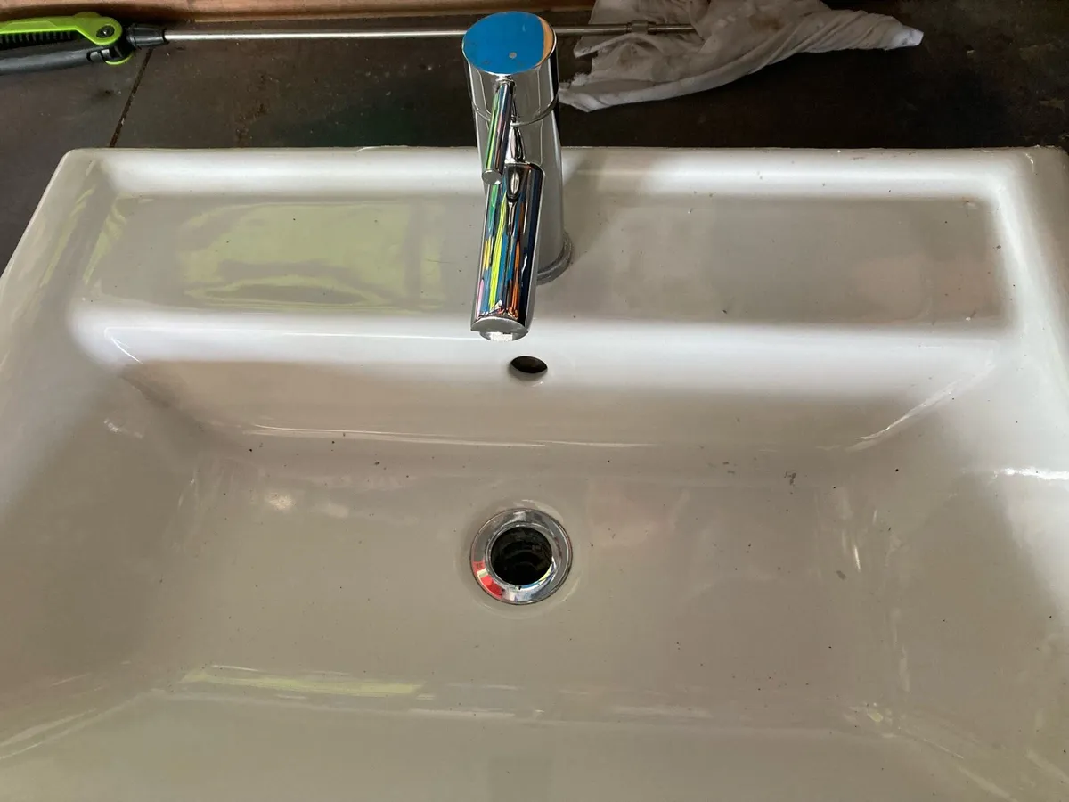 Kitchen sink - Image 2