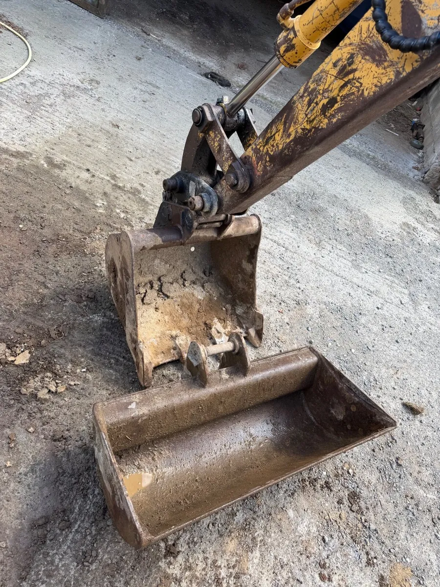 Yanmar yb201u 2.2 Tonne Excavator - Image 3