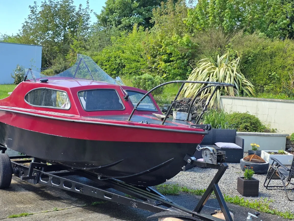 14 Foot boat with engine and trailer - Image 4