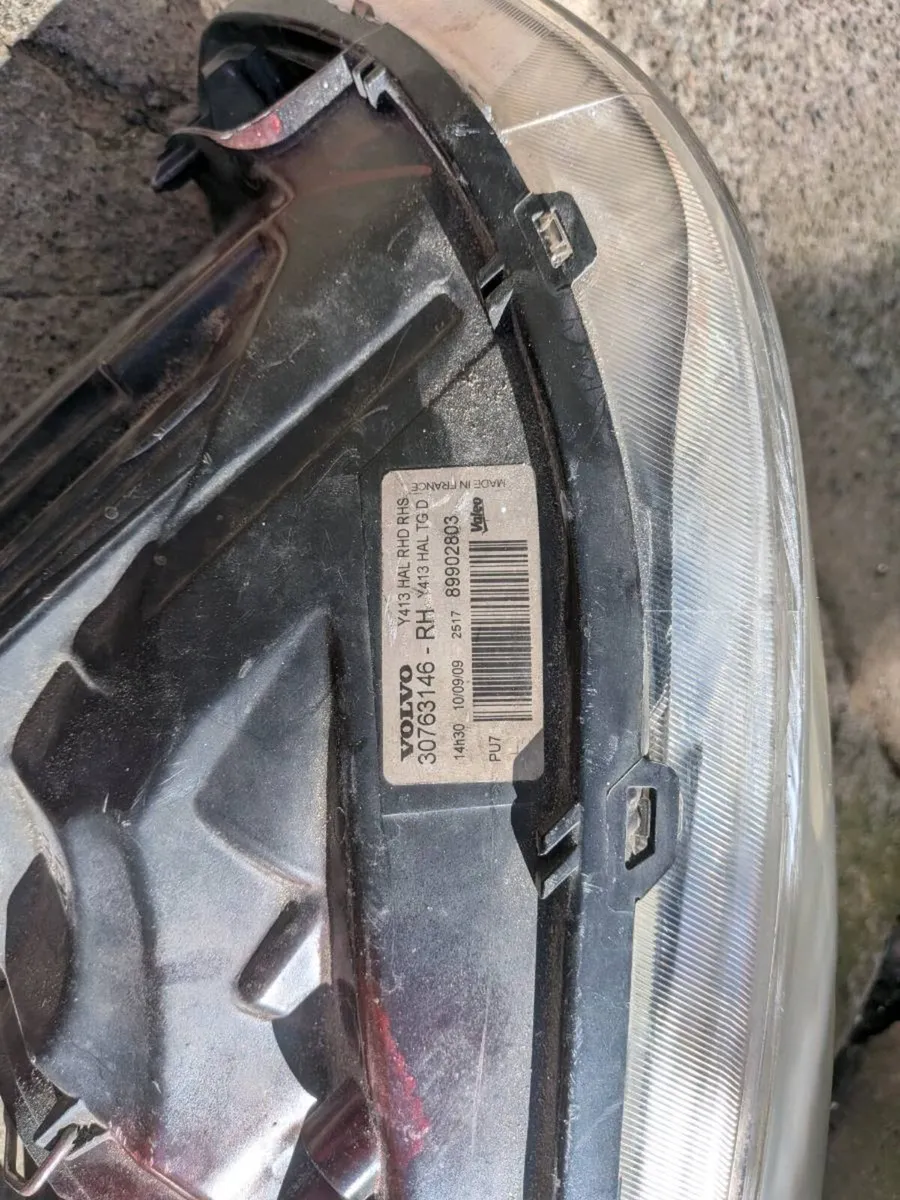 Volvo xc 60 headlamp - Image 1